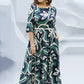 Модна дълга рокля с кръгло деколте и колан 👗