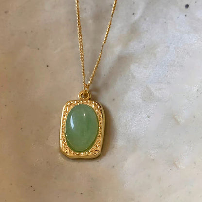 💖Колие с жадеитен подвеска💖